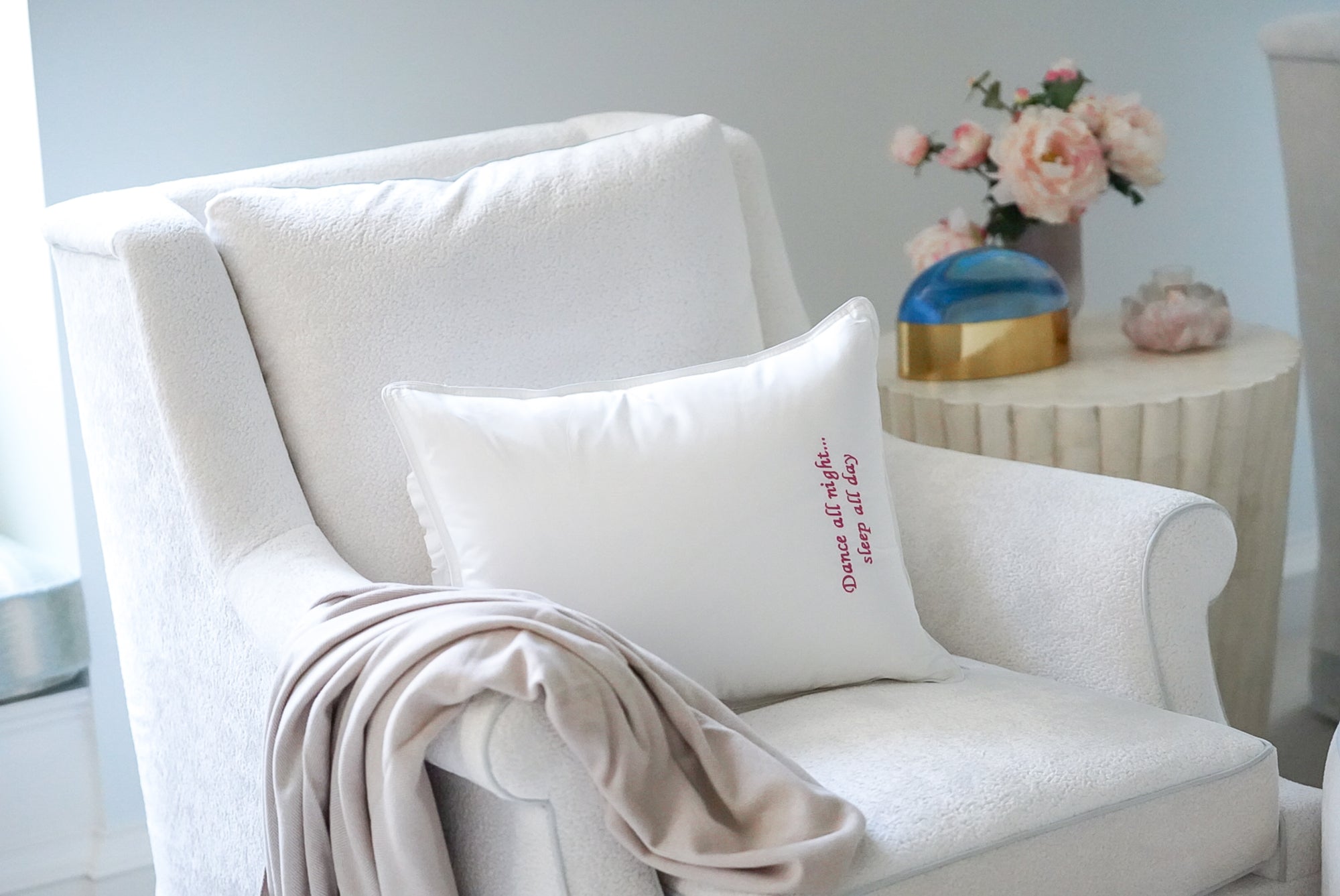 Caption: Monogram style is Italic with Hibiscus thread.