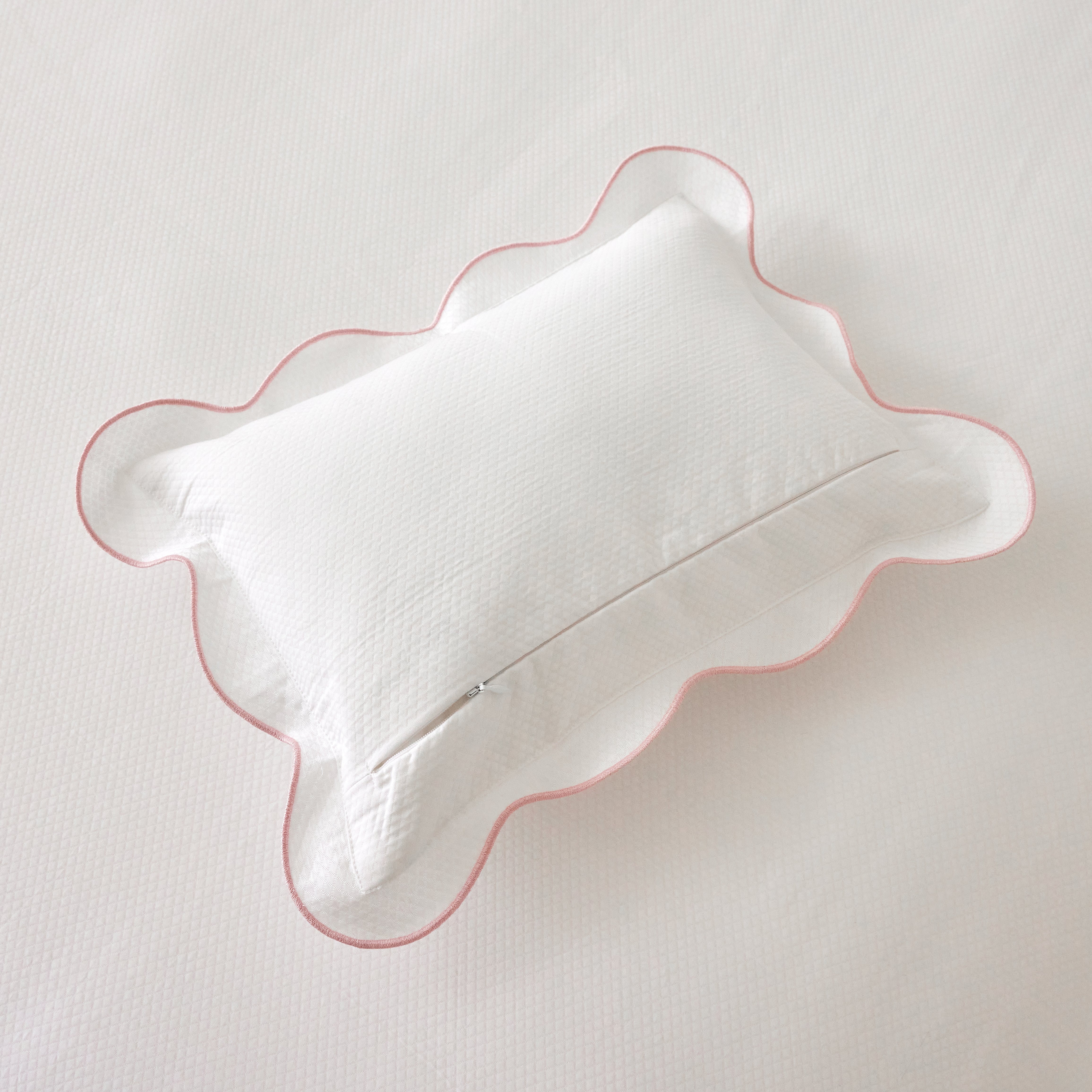 Caption: Zipper closure on back