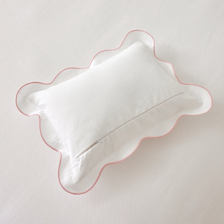 Caption: Zipper closure on back