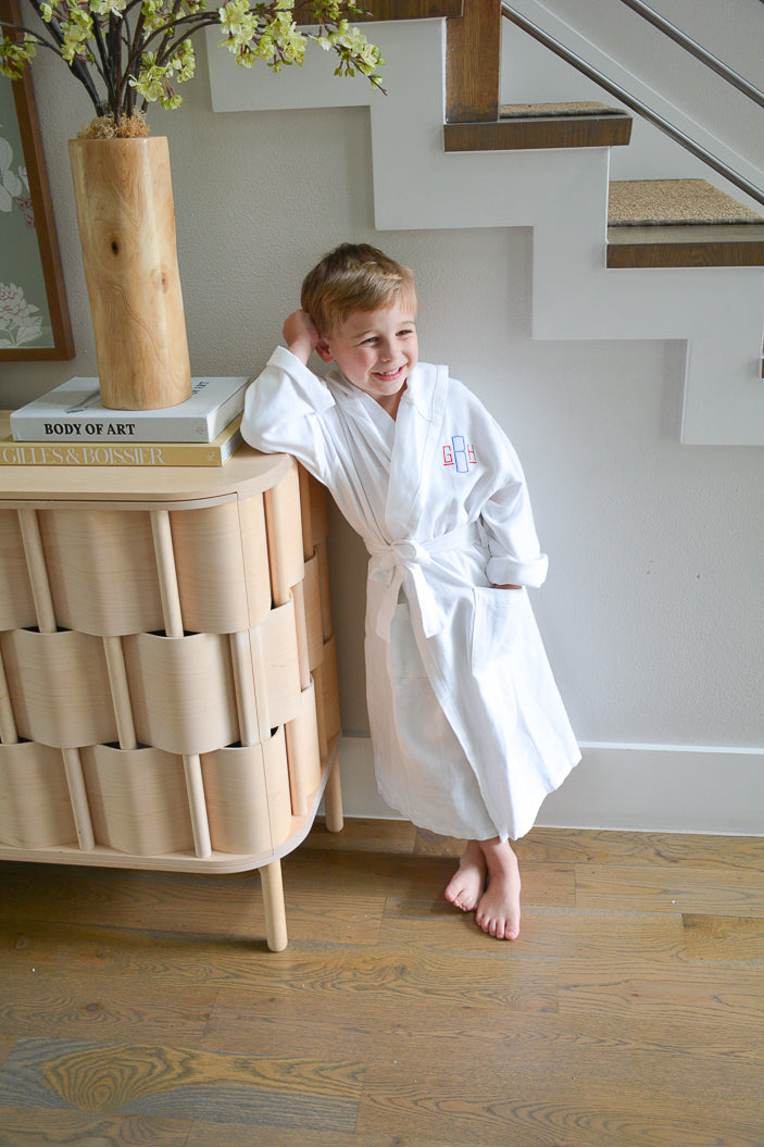Caption: Model is 5.5 years old and 46.5 inches tall. Wearing size Large in this photo.